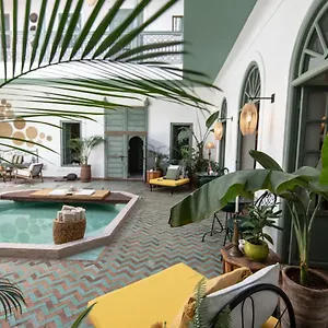 Riad Agathe & ***
