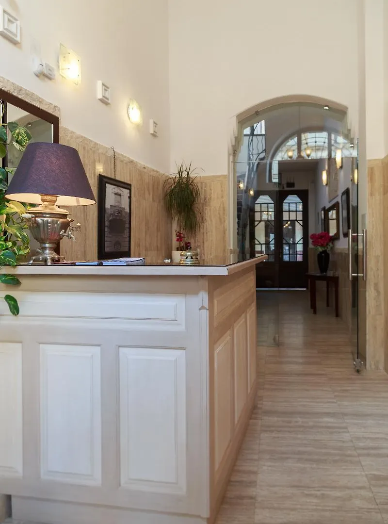 Hotel Mika Downtown Budapest 3*,